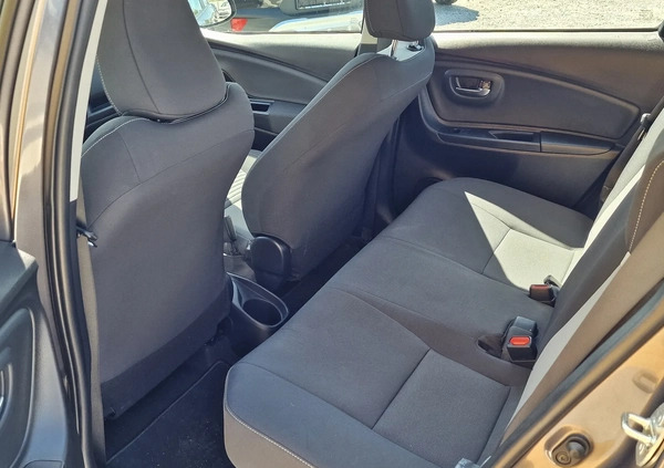 Toyota Yaris cena 56900 przebieg: 115000, rok produkcji 2017 z Lwówek małe 172